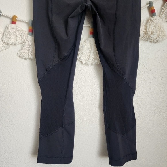Lululemon Black Run Pace Crop Mesh Leggings W/Pockets Mid Rise Yoga Training 6 - Picture 11 of 12